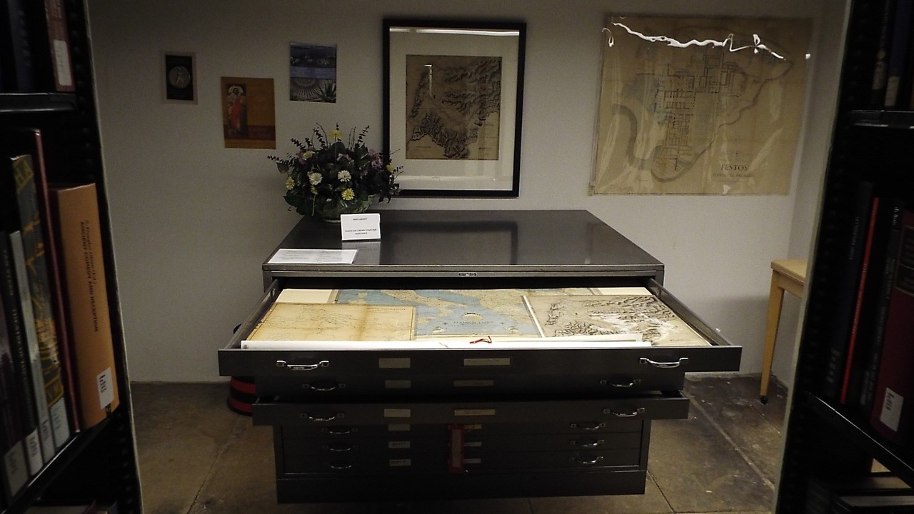 Map cabinet in Burnam]